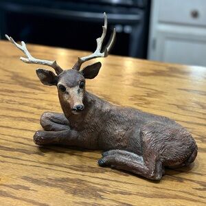 Vintage 1984 Homco Deer Buck Stag Laying Down Figurine Homeco Resin glass eyes
